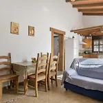 Holiday home Cortijo Entrepinares