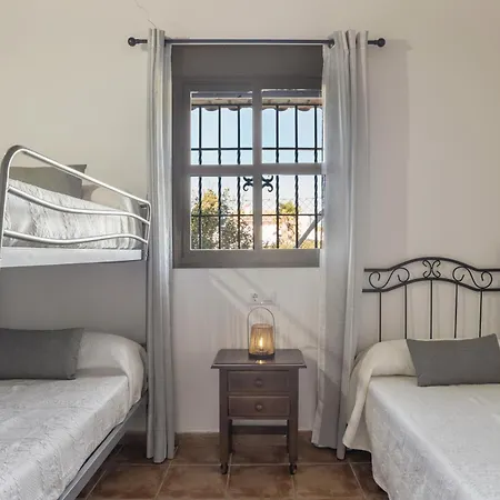 Holiday home Cortijo Entrepinares