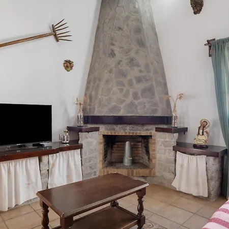 Holiday home Cortijo Entrepinares *