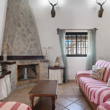 Holiday home Cortijo Entrepinares *