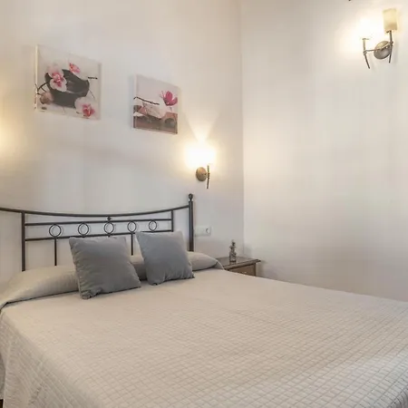 Holiday home Cortijo Entrepinares